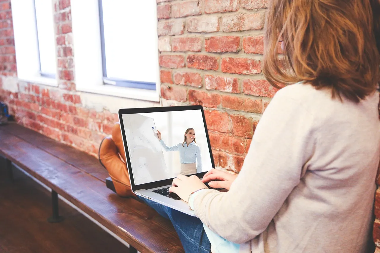 Comment former ses équipes terrain avec un LMS ?