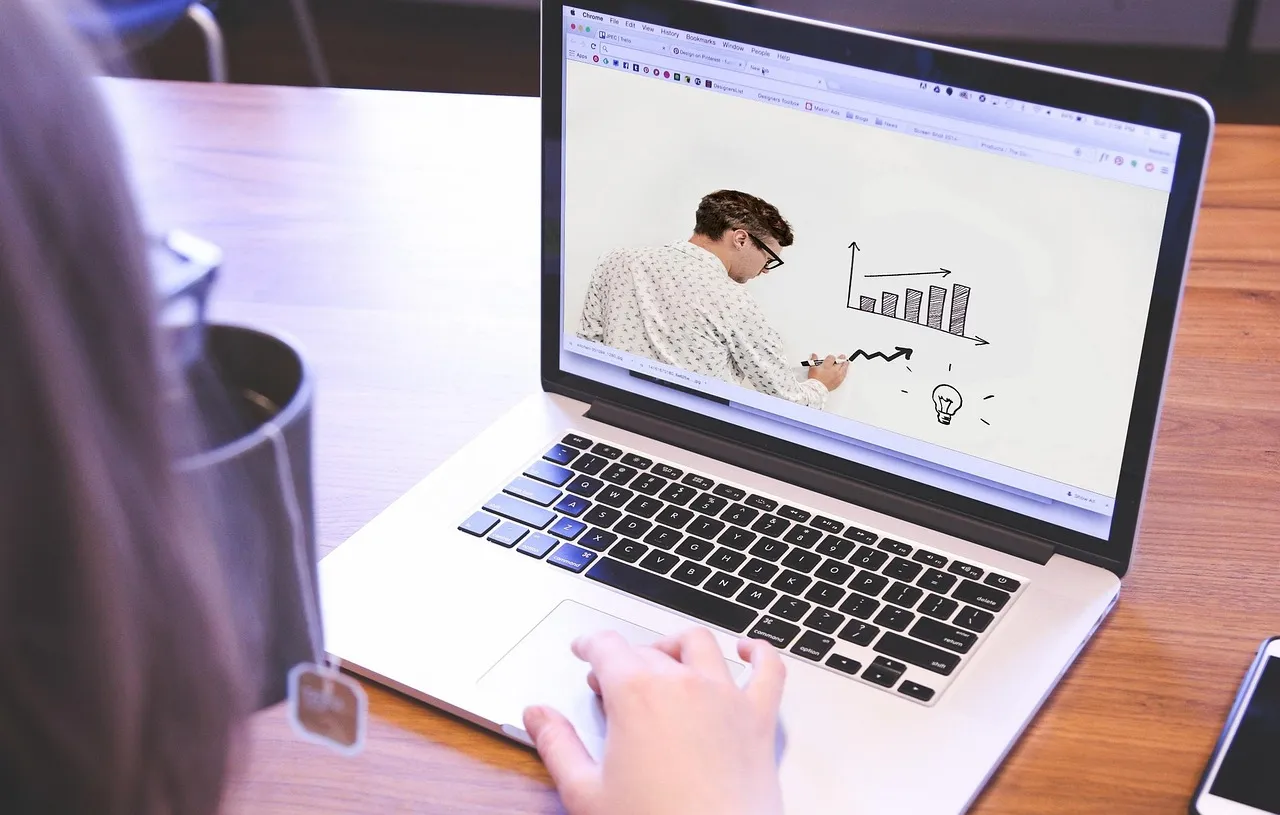 Développez vos compétences grâce aux formations en ligne