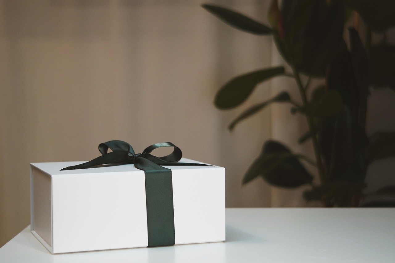 Cadeaux d’entreprise personnalisés : arrêtez les classiques et réfléchissez un peu !