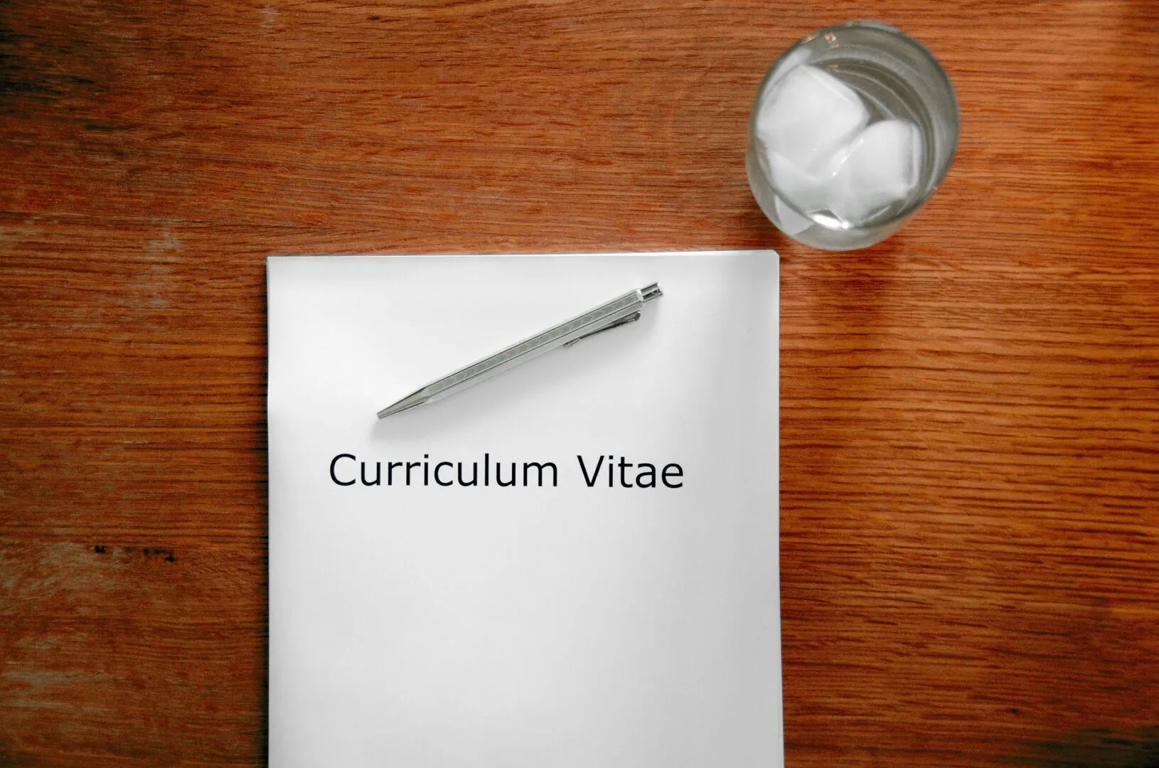 Comment écrire un CV percutant en 2023 : conseils, astuces et pièges à éviter